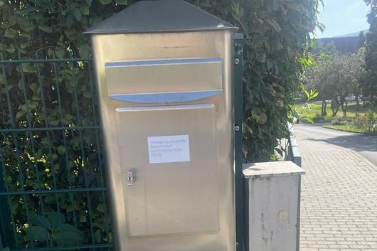 Postkasten des TLLLR in Jena