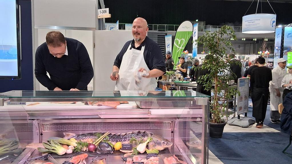 Schaukochen zum Produkttag Fisch auf der Erfurt Messe 'Reiten, Jagen, Fischen'
