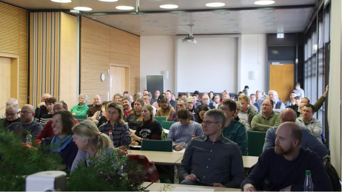 Zuhörerschaft auf dem Obstbautag 2024