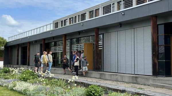 Schulgebäude im LVG von hinten