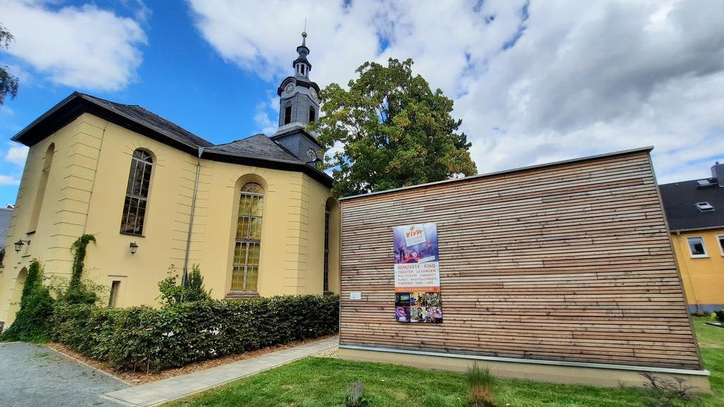 Kreuzkirche Zeulenroda mit Anbau