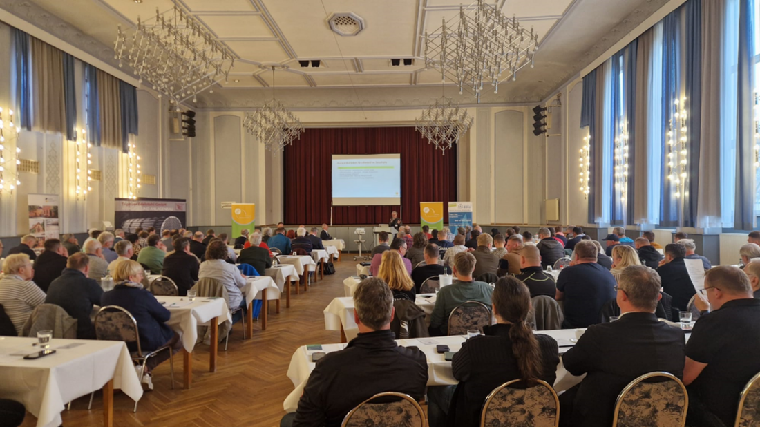 Saal mit den Besuchern der 62. Biogastagung Thüringen